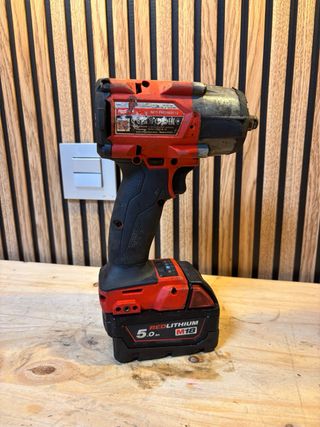 Llave de Impacto Milwaukee M18 FUEL 881Nm