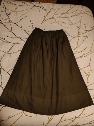Falda midi Zara verde