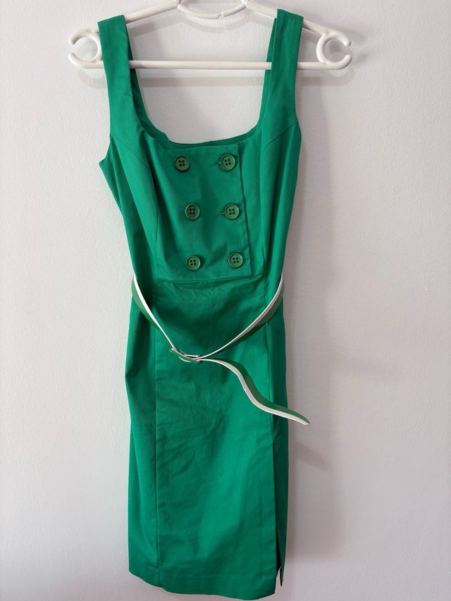 Vestido verde talla 40 con cinturón