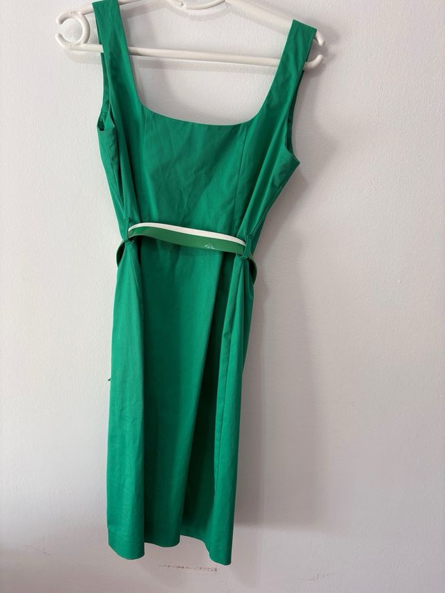 Vestido verde talla 40 con cinturón