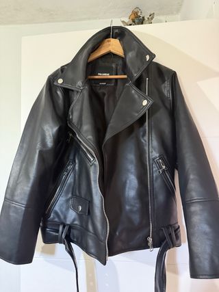 Chaqueta Biker Oversize Pull&Bear Negra Talla S. 