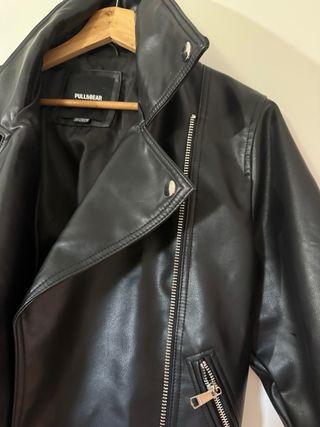 Chaqueta Biker Oversize Pull&Bear Negra Talla S. 
