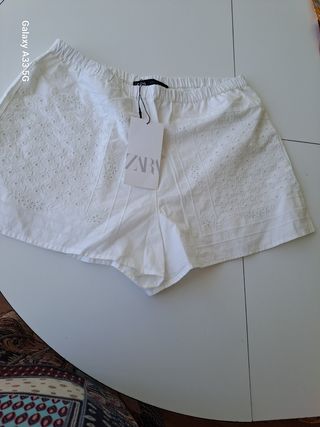 Shorts blancos Zara bordados