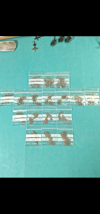 LOTE 17 Cadenas NUEVAS de metal plateado bisutería