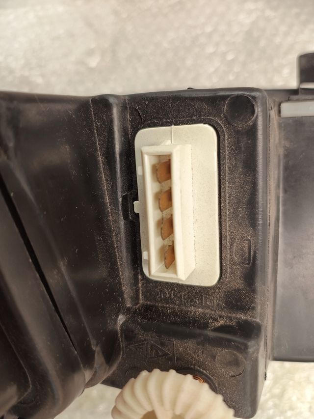 Faro Seat Ibiza/Cordoba 96-99 Derecho