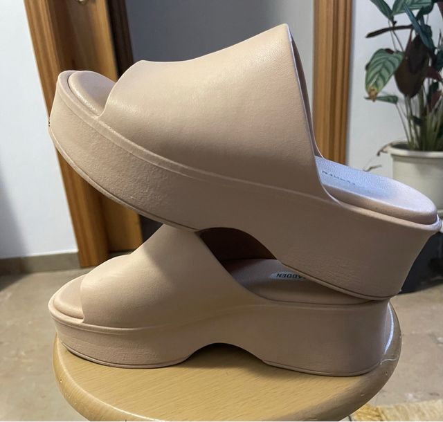 Sandalias Plataforma Steve Madden Beige
Americanas