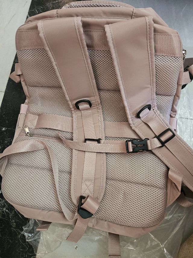 Zaino da viaggio rosa di grande capacità. AFFARE.