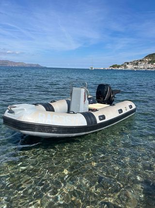 Embarcación Arimar 430 + Mercury 40