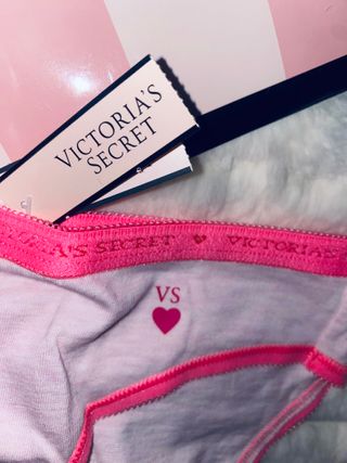 Mutandine con logo firmato Victoria's Secret