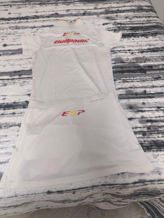 Conjunto Bullpadel falda-pantalón y camiseta