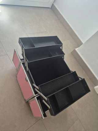 Maletín de belleza rosa y plateado