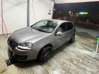 VOLKSWAGEN GOLF • V GTI DSG