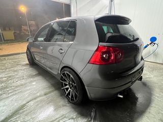 VOLKSWAGEN GOLF • V GTI DSG
