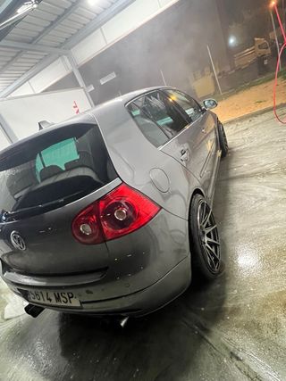 VOLKSWAGEN GOLF • V GTI DSG