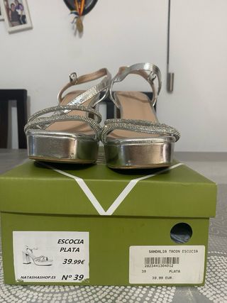 Zapatos de fiesta plateados