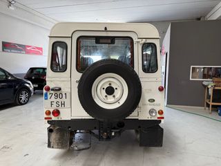 Land-Rover Defender 110  