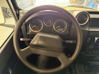 Land-Rover Defender 110  