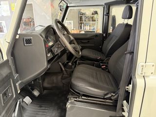 Land-Rover Defender 110  