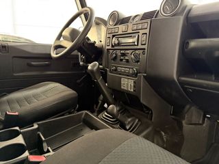 Land-Rover Defender 110  