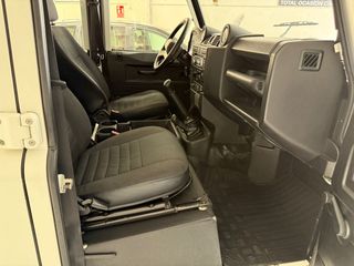 Land-Rover Defender 110  