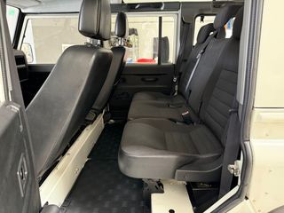 Land-Rover Defender 110  