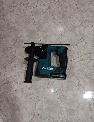 Mini martillo taladro Makita con accesorios
