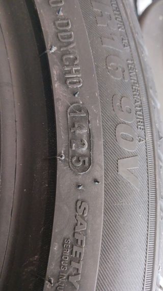 215/45 R16 90V KUMHO ECSTA HS52