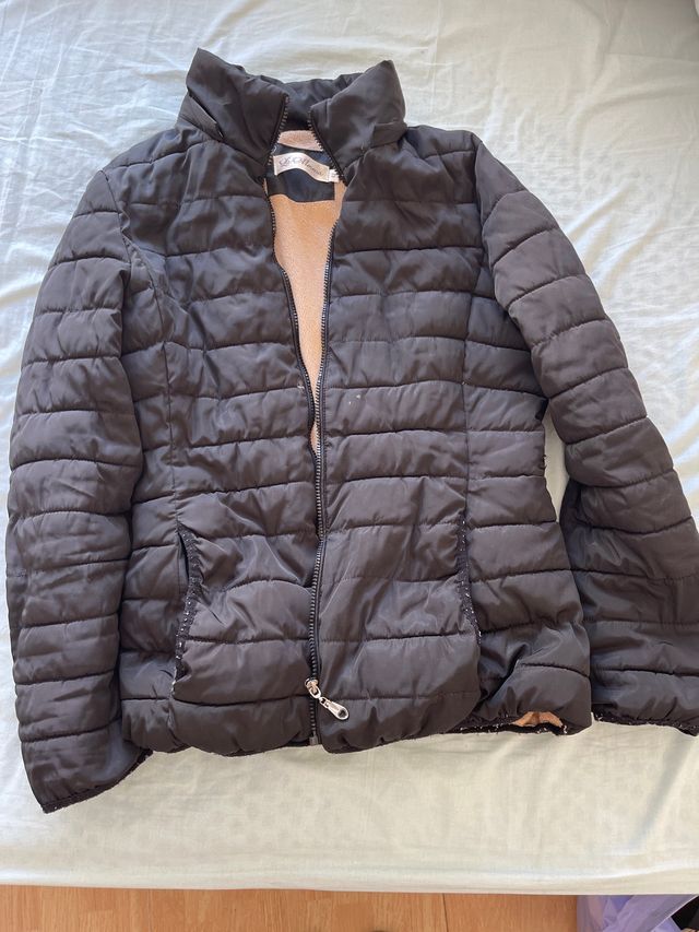 Cazadora acolchada negra