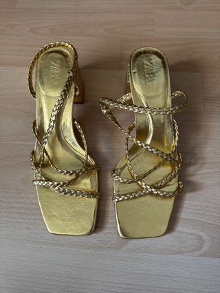 Sandalias Zara doradas trenzadas