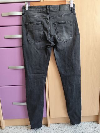 Pantalón vaquero Bershka 