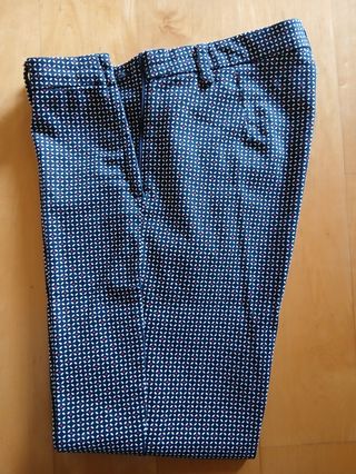 Pantalón H&M estampado azul y rojo