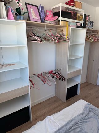 Dos armarios vestidores completos