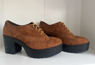 Zapatos tipo oxford con plataforma marrones