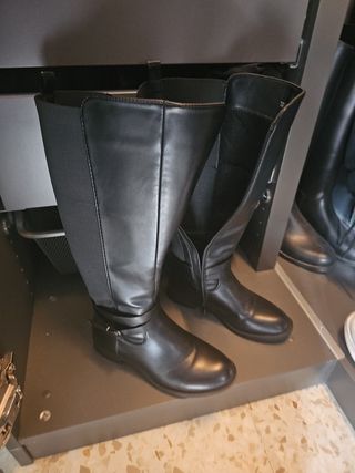 Botas altas negras con elástico