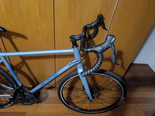Bicicleta carretera Viking azul 1 año uso