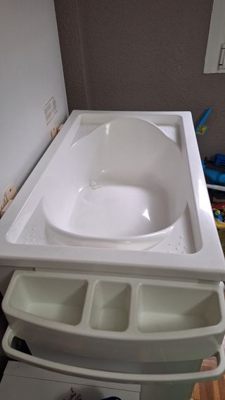 Cómoda cambiador/bañera bebé con cajones