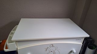Cómoda cambiador/bañera bebé con cajones
