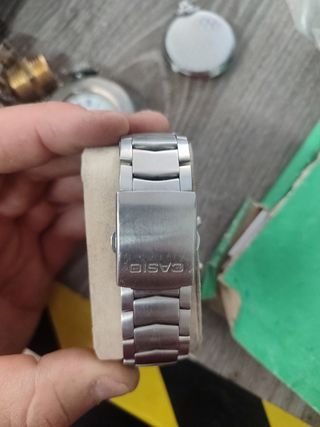 Reloj Casio Edifice - Dorado y Plateado