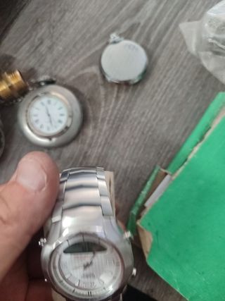 Reloj Casio Edifice - Dorado y Plateado