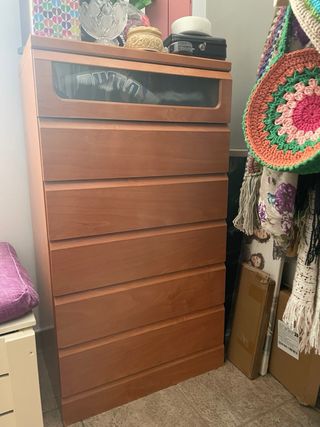 Mueble de madera para dormitorio