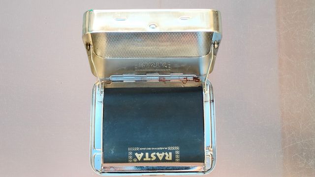 Pitillera vintage metálica plateada