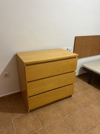 Cómoda de madera Ikea
