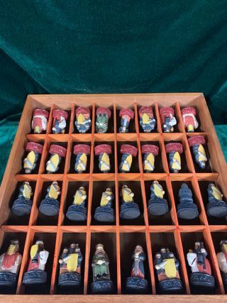 AJEDREZ MEDIEVAL ESTILO ALFONSO X EN PORCELANA