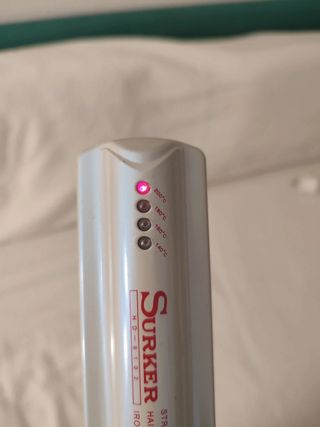 Piastra per capelli Surker funzionante