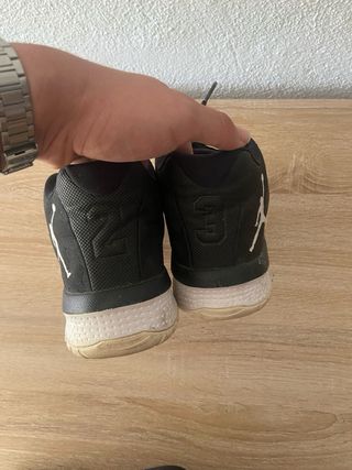 Sapatilhas Jordan Basket Preto e Branco