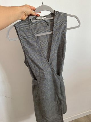 Vestido cruzado  Stradivarius