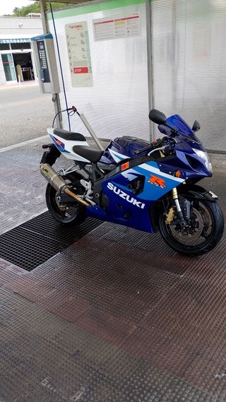 Suzuki GSXR 600 acetaria cambio por moto de enduro