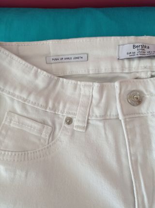 Pantalón Bershka Push Up Talla 36