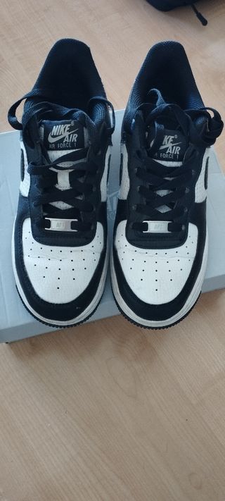 Zapatillas Nike Air Force 1 Negras y Blancas