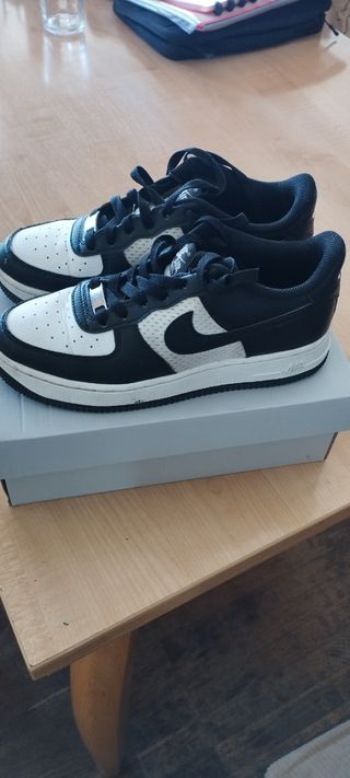 Zapatillas Nike Air Force 1 Negras y Blancas